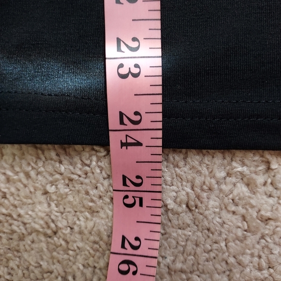 Women Black T-Shirt Short Sleeves - Picture 4 of 9